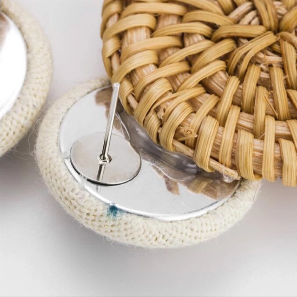 Ratan pineapple Earrings - Picture 4 of 4